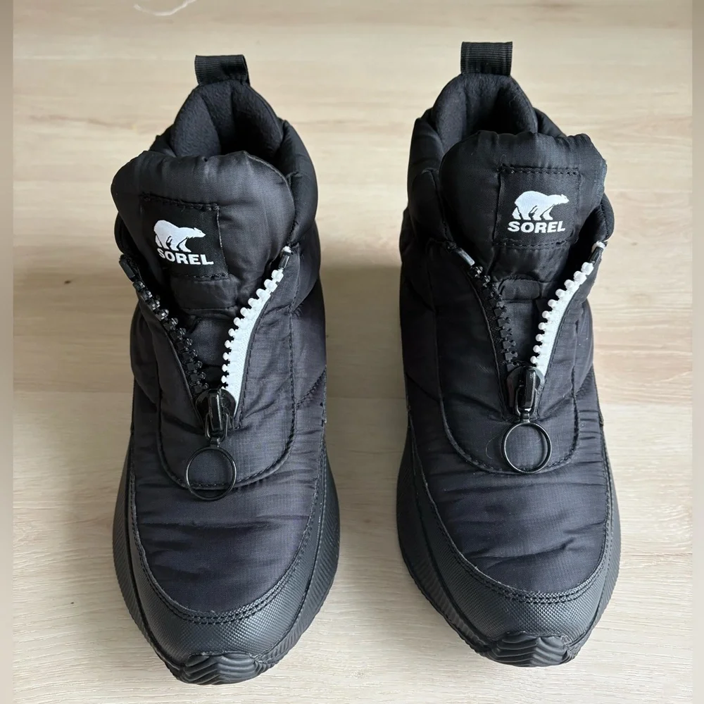Sorel Black Winter Rain Boots with White and Lime Accent